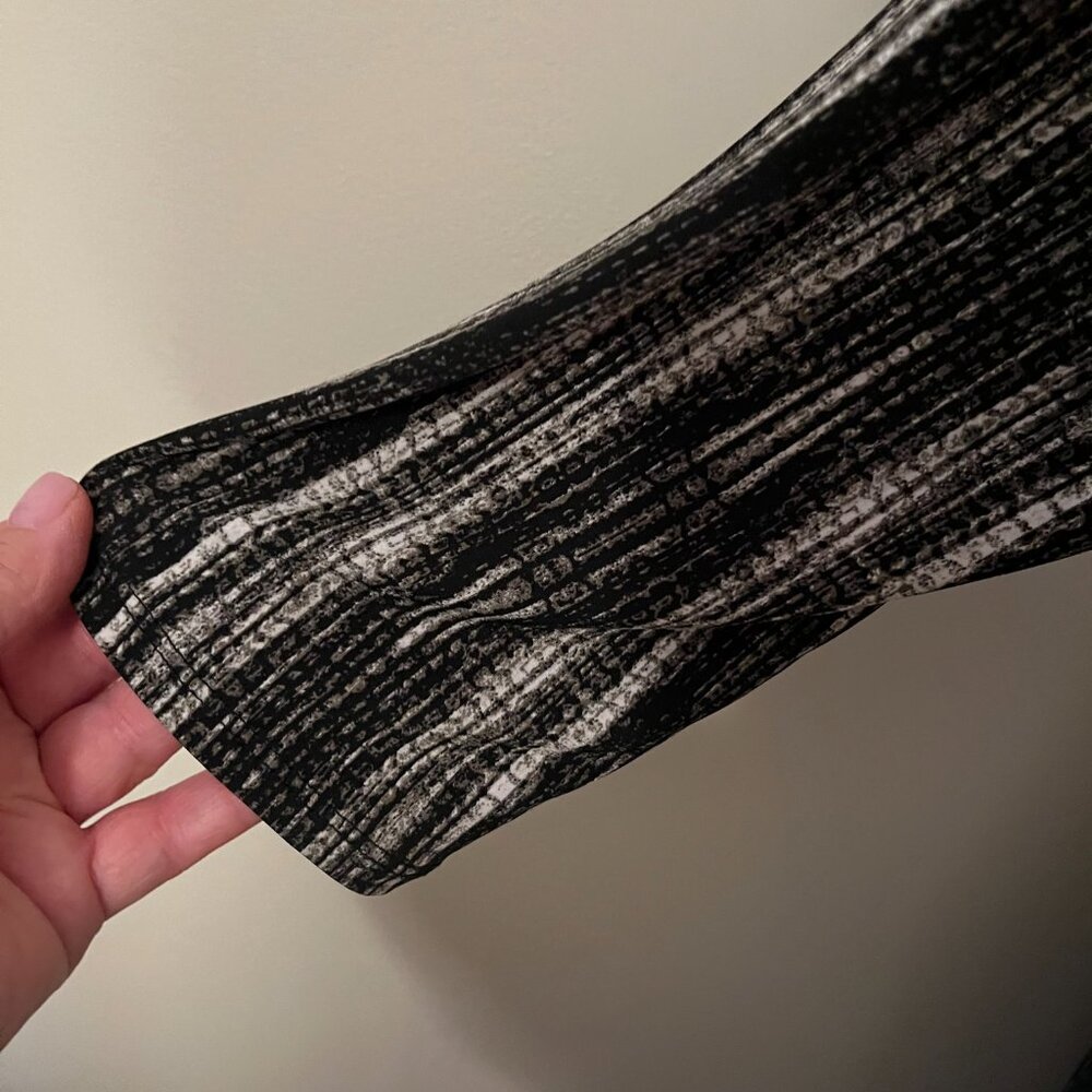 NEW/No Tags BCBG Maxazria Woman's Black & White Strip Dress / Size -  L - Picture 4 of 8